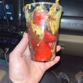 Fruition Fruit Blendz - Overpriced strawberries "Dubai chocolate" - Acai Bowls Near Me - New Braunfels, Texas