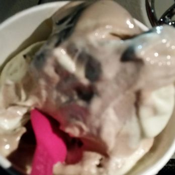 Menchie's Frozen Yogurt - Oreo and pistachio swirl - Ice Cream & Frozen Yogurt Near Me - Lodi, California Menchie's Frozen Yogurt - Oreo and pistachio swirl - Ice Cream & Frozen Yogurt Near Me - Lodi, California