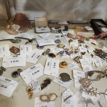 Gathered Goods - Flea Markets Near Me - Davenport, Iowa Gathered Goods - Flea Markets Near Me - Davenport, Iowa