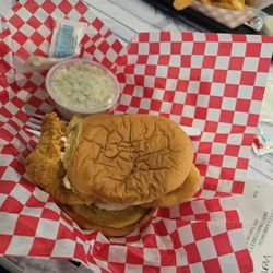 Big Chic - Catfish sandwich with coleslaw