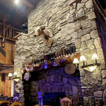 Buffalo Phil's Pizza & Grille - American Near Me - Wisconsin Dells, Wisconsin