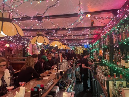 Molly's Shebeen Bar + Restaurant by null