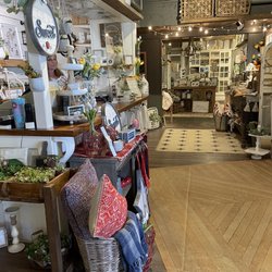 N & V Garden Center