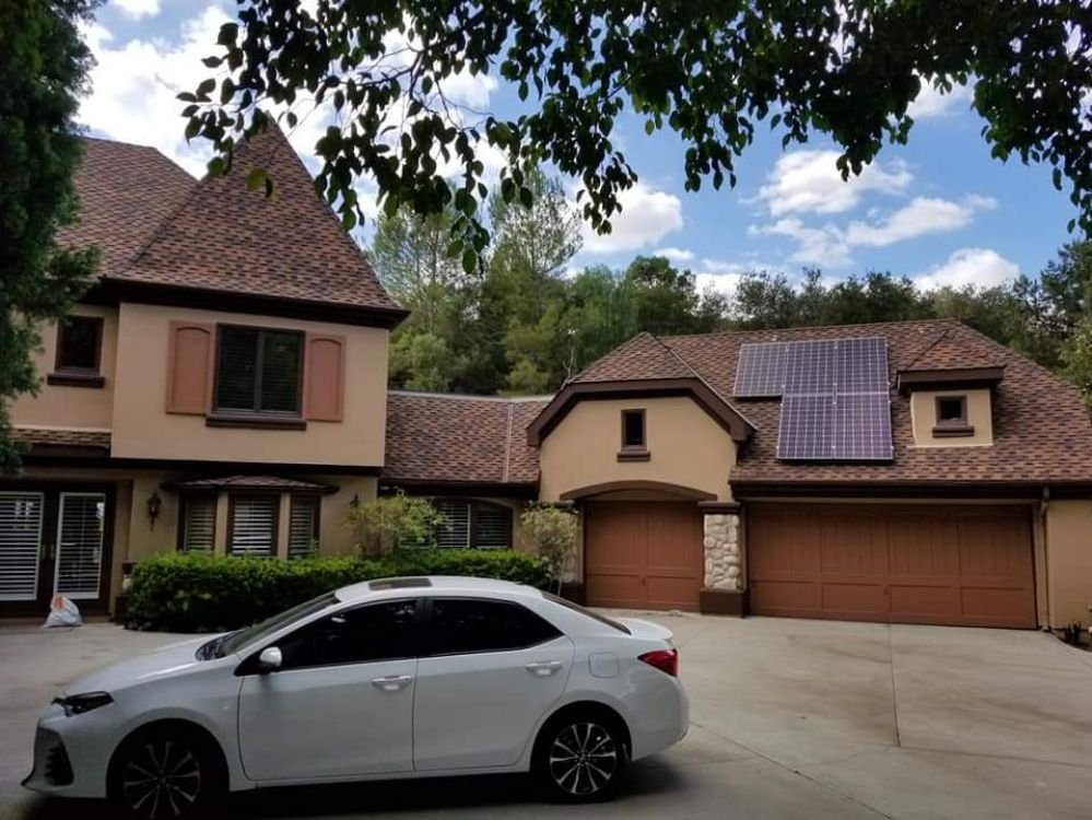 Slide of Nunez Electric and Solar