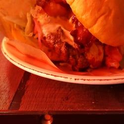 Gnarly Burger - Rödheten i bilden kommer av markisen utanför. Kanske inte den bästa bilden.