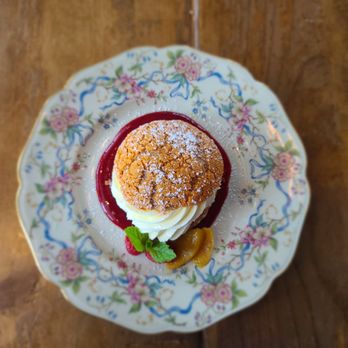 White Dog Cafe - Wayne - Peach Cream Puff - Cafes Near Me - Wayne, Pennsylvania White Dog Cafe - Wayne - Peach Cream Puff - Cafes Near Me - Wayne, Pennsylvania