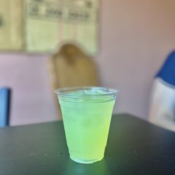 Mojo's Village Cafe - Lemonade