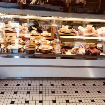 Publican Quality Meats - Butcher case - Butcher Near Me - Chicago, Illinois