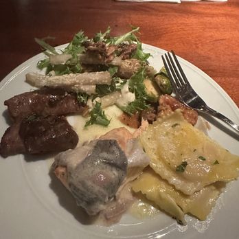 Clyde's at Mark Center - American Near Me - Alexandria, Virginia
