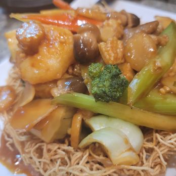 La Mint - Vietnamese Kitchen - Crispy noodle combo - Vietnamese Near Me - Reno, Nevada La Mint - Vietnamese Kitchen - Crispy noodle combo - Vietnamese Near Me - Reno, Nevada
