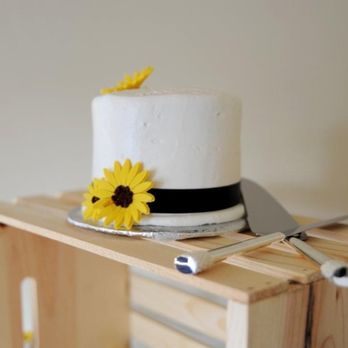 Angela's Eccentric Kitchen - Wedding cake - Bakeries Near Me - Santee, California