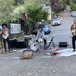 Occidental Community Farmers Market - Nice Market Music!