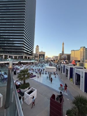 Boulevard Pool by null