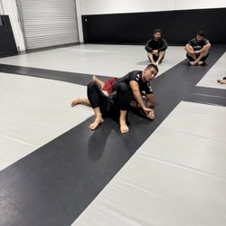 JV Jiu Jitsu Academy - Coach Kevin Demo demonstrating options from Side Mount Top.