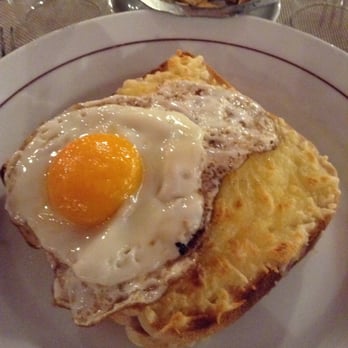 La Crémaillère 1900 - Croque Madame. There are better and cheaper places to fulfill your croque madame fix. - French Near Me - Paris, 75 La Crémaillère 1900 - Croque Madame. There are better and cheaper places to fulfill your croque madame fix. - French Near Me - Paris, 75