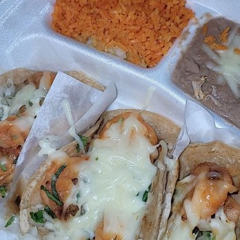 Gracie's Burritos - Shrimp tacos, were supposed to have everything on them.....missing lettuce and tomato. - Mexican Near Me - Monee, Illinois