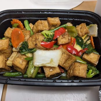 The Peppery Thai Restaurant - Garlic Tofu, comes with rice - The Peppery Thai Restaurant 1/2026 - Thai Near Me - Braintree, Massachusetts