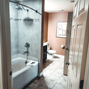 The Colonies at Williamsburg - Bedroom 2 Bath - Resorts Near Me - Williamsburg, Virginia The Colonies at Williamsburg - Bedroom 2 Bath - Resorts Near Me - Williamsburg, Virginia