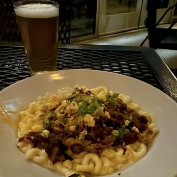 The Brew Kettle - Bbq mac and cheese - Burgers Near Me - Hudson, Ohio