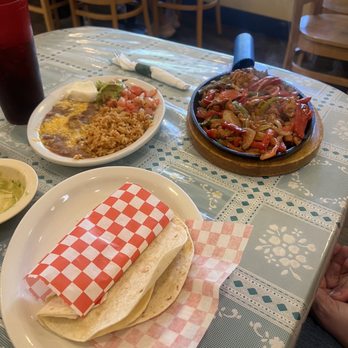 Francisco's Mexican Grill - Steak and chicken fajitas - Mexican Near Me - Farmington, Utah