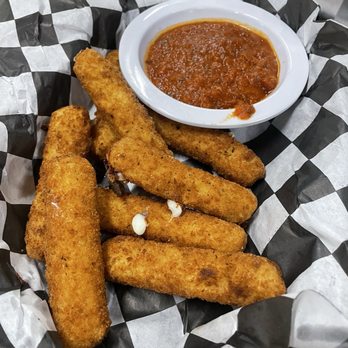 Middle James Brewery - Mozzarella sticks - Breweries Near Me - Pineville, North Carolina Middle James Brewery - Mozzarella sticks - Breweries Near Me - Pineville, North Carolina