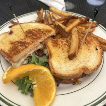 Del Monte Cafe - Crab sandwich - Breakfast & Brunch Near Me - San Luis Obispo, California