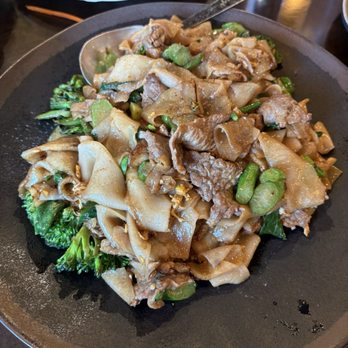 Khao Kang Thai Kitchen - Pad See Ew with beef - Thai Near Me - Mountain View, California