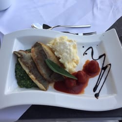 Princes Strandrestaurant - Zander mit Kartoffelstampf, Spinat und Kirschtomaten