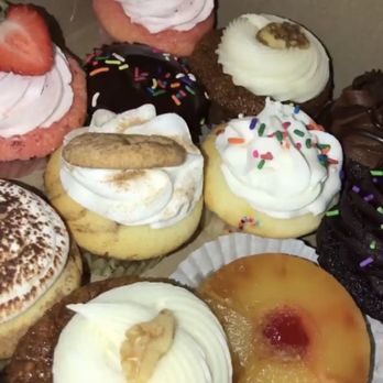 Oh Yeah Cakes - Strawberry Love; Mexican Chocolate ; Death by Dark Chocolate; Tiramisu; Brownie Molten Cupcake - Bakeries Near Me - San Antonio, Texas Oh Yeah Cakes - Strawberry Love; Mexican Chocolate ; Death by Dark Chocolate; Tiramisu; Brownie Molten Cupcake - Bakeries Near Me - San Antonio, Texas