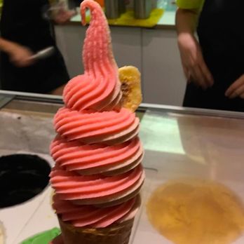 Ca Lem - PB&J ice cream photoshoot! - Ice Cream & Frozen Yogurt Near Me - Montreal, Quebec