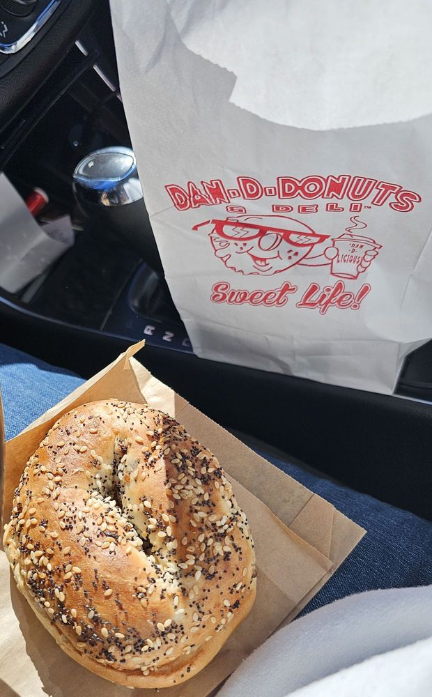 Dan-D-Donuts & Deli