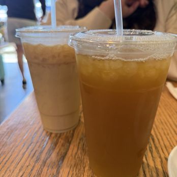 Mate Conmigo - Iced dulce de leche Yerba mate & iced mango Yerba mate - Coffee & Tea Near Me - Los Angeles, California Mate Conmigo - Iced dulce de leche Yerba mate & iced mango Yerba mate - Coffee & Tea Near Me - Los Angeles, California
