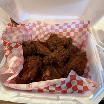 Soulful Street Bites - 8pcs Garlic Honey Wings - Soul Food Near Me - Addison, Texas Soulful Street Bites - 8pcs Garlic Honey Wings - Soul Food Near Me - Addison, Texas