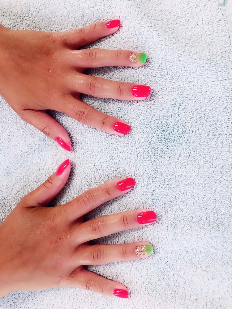 Nails by Linda Logo