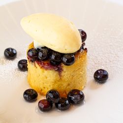 Aria - Georgia blueberry upside-down cake, vanilla ice cream