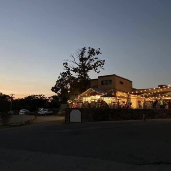 Pop's Smoke Shack - Exterior view of the patio at night - Barbeque Near Me - Branson West, Missouri