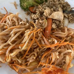 Bland pad thai no flavor at all Bland pad thai no flavor at all