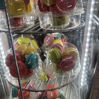 Olivera's Cake Gallery - Macarons - Custom Cakes Near Me - Hemet, California