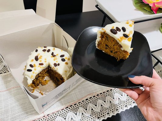 Lloyd's Carrot Cake by null