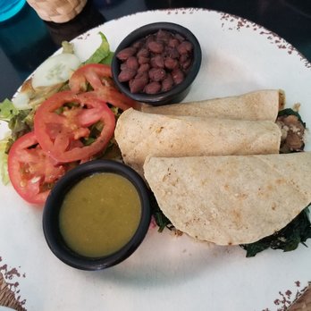 La Cuisine - Vegan corn tortillas with grilled veggies - Vegan Near Me - Cozumel, ROO