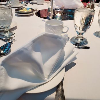 Hilton Toronto/Markham Suites Conference Centre & Spa - Hotels Near Me - Markham, Ontario