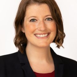 Downers Grove Eye Center - Welcome Dr. Kimberly Estes! Dr. Estes is our newest Comprehensive Ophthalmologist and Cataract Surgeon.