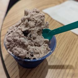 Fascia's Chocolates - Cookies and cream gelato