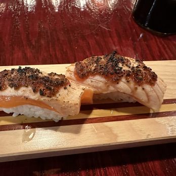 Ari Sushi - Sushi Bars Near Me - Des Plaines, Illinois