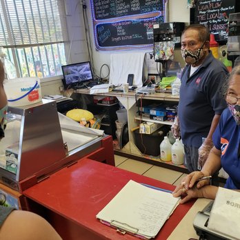Maili Shave Ice and Snacks - Pretty curt auntie and uncle. - Desserts Near Me - Waianae, Hawaii