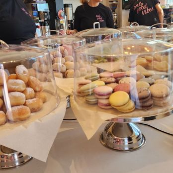 Le Cafe Plage - Macaroons! - Coffee & Tea Near Me - Santa Monica, California Le Cafe Plage - Macaroons! - Coffee & Tea Near Me - Santa Monica, California