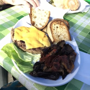 Paulette - Hamburger, cheddar e parmigiana di melanzane! - Pubs Near Me - Naples, NA Paulette - Hamburger, cheddar e parmigiana di melanzane! - Pubs Near Me - Naples, NA