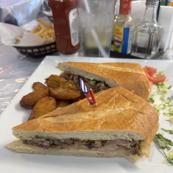 El Carreton Cubano - Cuban sandwich - Cuban Near Me - Suffolk, Virginia
