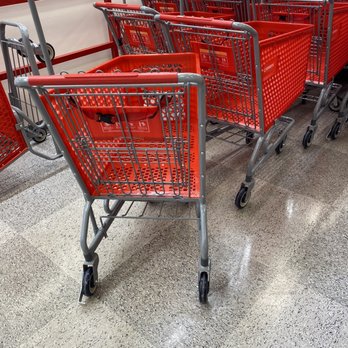 Savers - New wagon for the new store!! Yay. So many shoppers... hard to use the wagon. - Thrift Stores Near Me - Honolulu, Hawaii