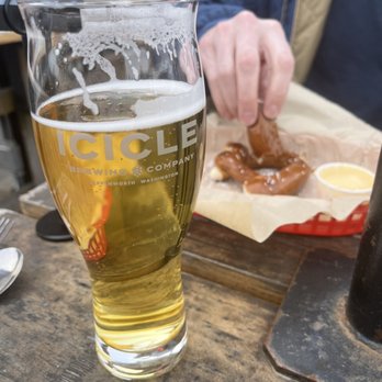 Icicle Brewing - Beer and pretzel with beechers cheese - Brewpubs Near Me - Leavenworth, Washington Icicle Brewing - Beer and pretzel with beechers cheese - Brewpubs Near Me - Leavenworth, Washington
